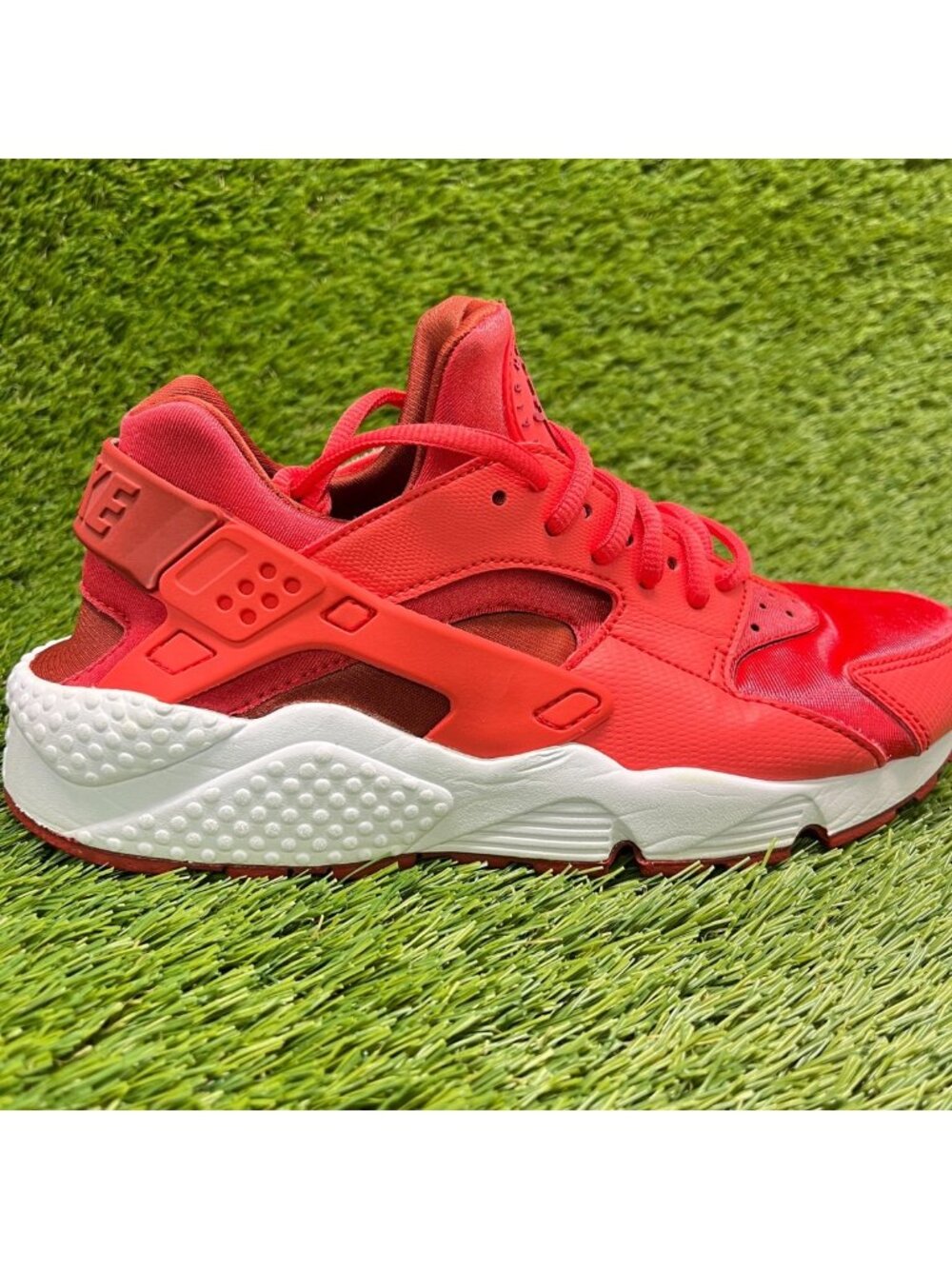Nike Women's Red and White Sneakers